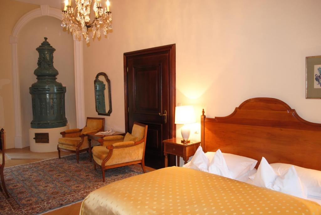 Schlosshotel Obermayerhofen Sebersdorf Room photo