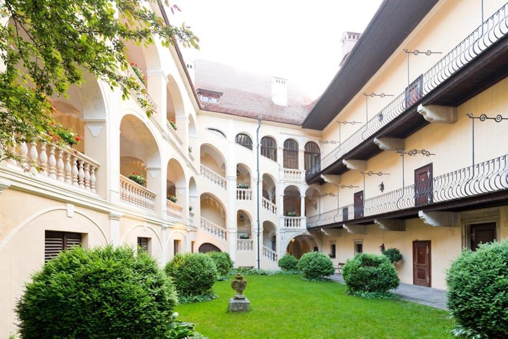 Schlosshotel Obermayerhofen Sebersdorf Exterior photo